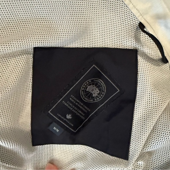 Canada Goose - Wascana Shell Hooded Rain Jacket - Black - Picture 14 of 16